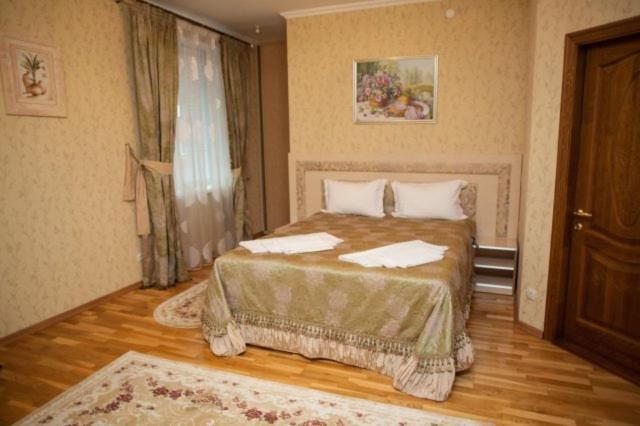 Imperiya Hotel Khmel'nyts'kyy Exterior photo